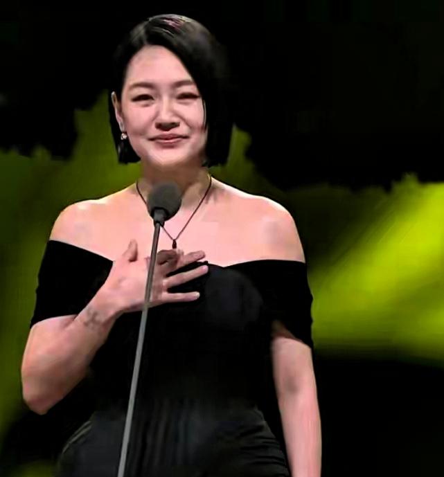 小S八个月后终于露面了，她这次出现，所有人都盯着，两岸三地都等着看，不得了。还