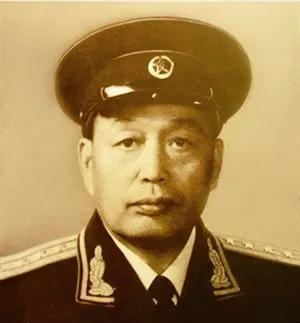 1941年，八路军团长胡兆琪为了掩护军区首长突围，不幸被鬼子俘虏，政委知道后，立