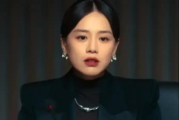 番位又动手了！《人之初》刚上线，腾讯视频把唐嫣从“特别出演”提到二番，马思