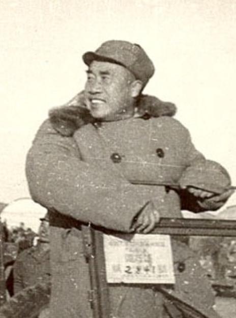 1950年，土改时，四川有个地主傅德辉却不慌，工作队来他家时，他拿出一张借条，众