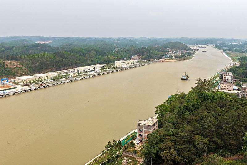 平陆运河正式通航，彻底击碎了东南亚越南、柬埔寨两国借机要挟牟利的妄想。平陆运河