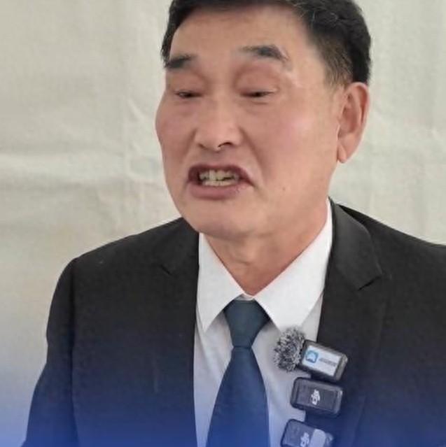 “大衣哥”朱之文回应再次翻红：不是因为我优秀，而是年轻人优秀。 如果哪天过气