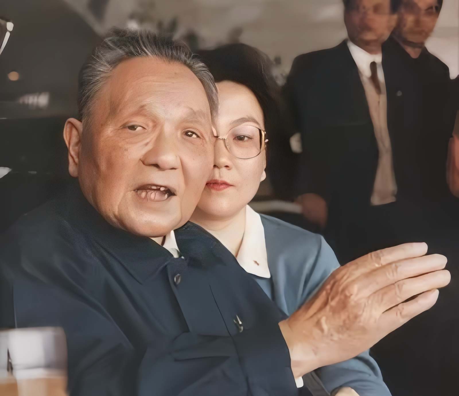 1987年底，邓小平谈起刘邓大军的历史。他说对于二野来说，上党、平汉两个战役是成