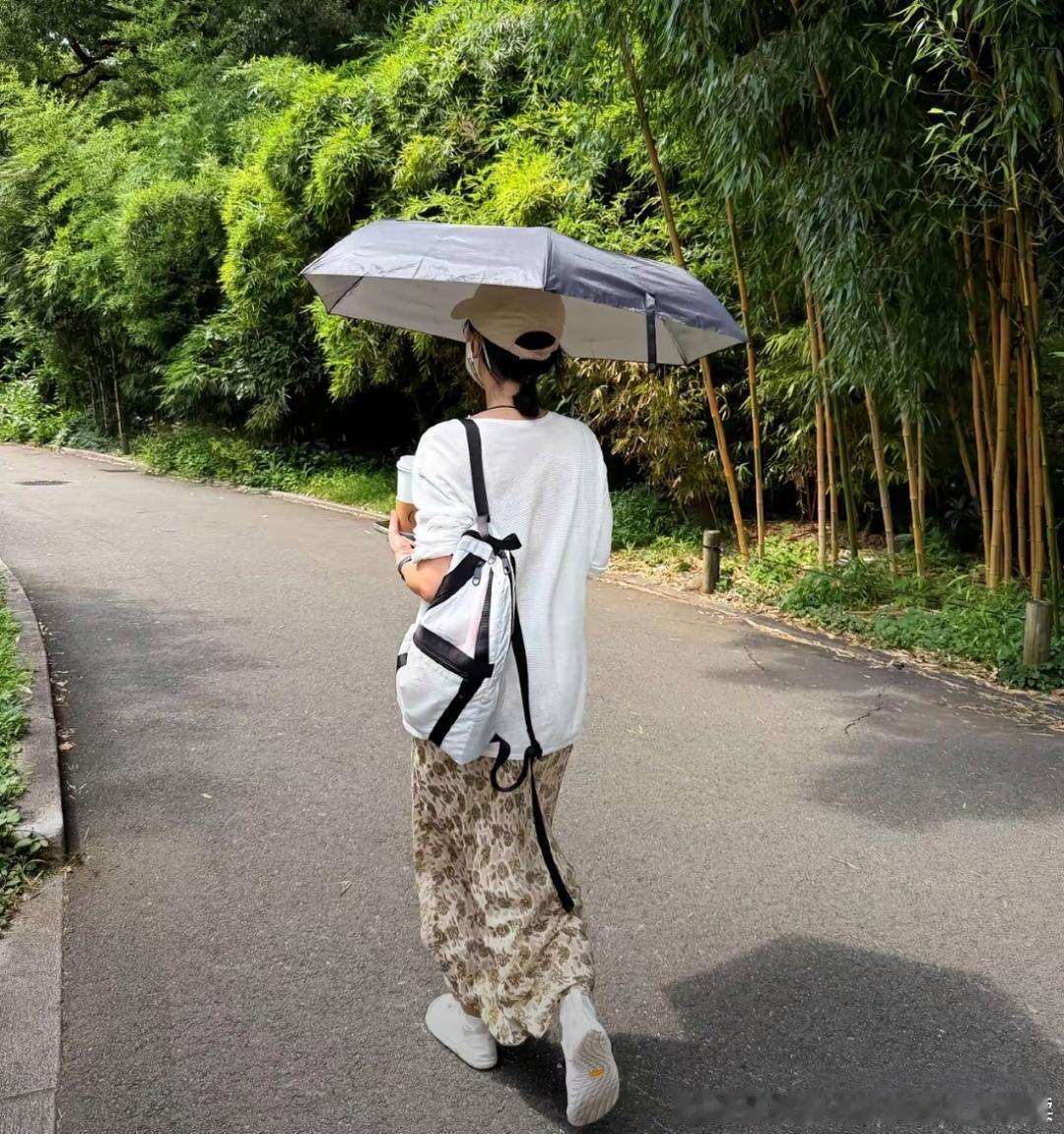 周迅的年龄感上来了，不过这种松弛感真令人羡慕啊。