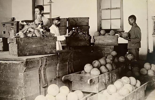 “我虽然罪大恶极，但是我救过数万志愿军的命！”1951年，广西土匪头子被判死刑，