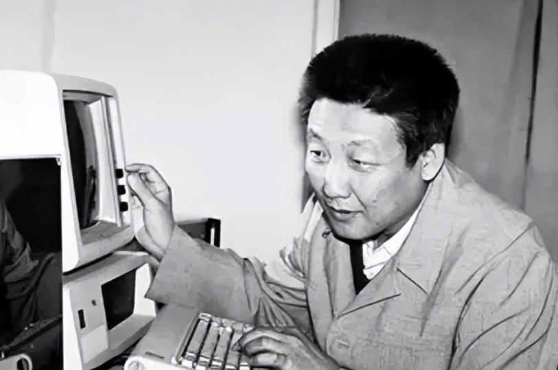 1950年的元宵节，准备回家的孙家栋，发现食堂竟然有红烧肉，一时馋嘴的他，便决定