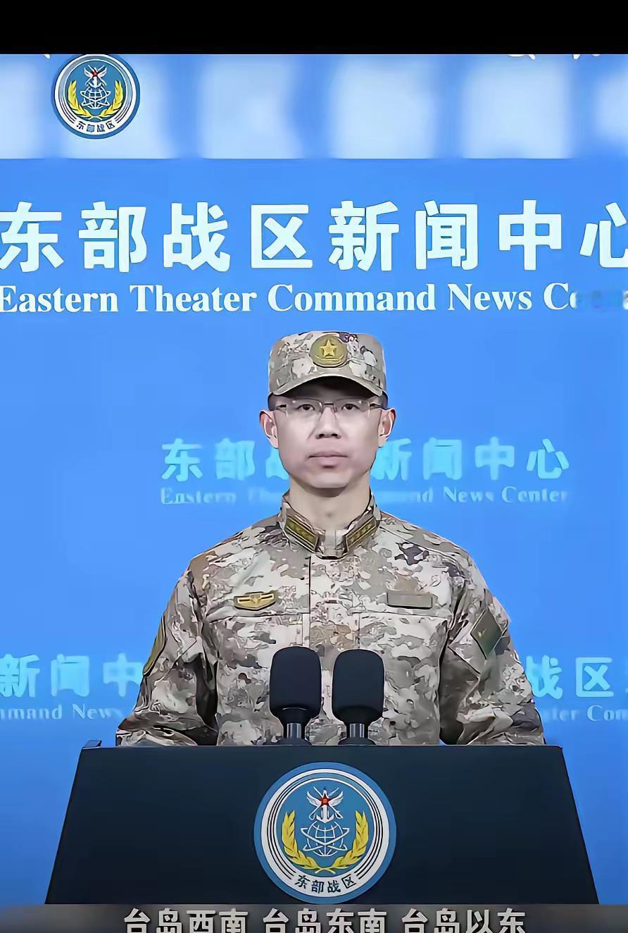 看到东部战区导弹全时竖起画面，心里五味杂陈，外部环境恶劣啊，解放军战士保护人民安