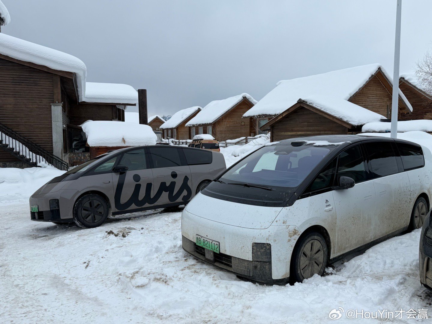 雪多人就多…现在村里又三台MEGA还有个金华开来的i8理想旅行家理想i8理想ME
