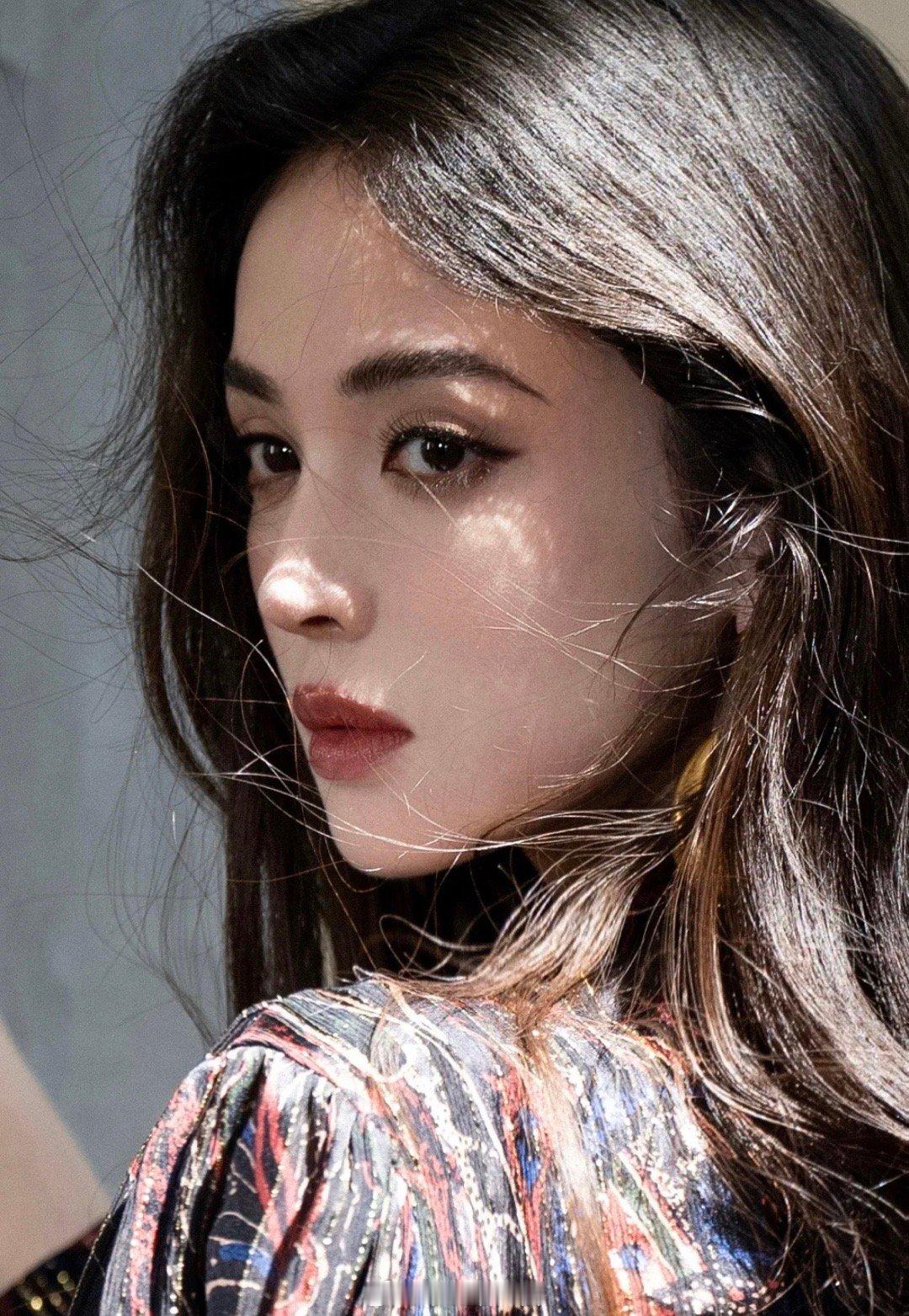 真的好美啊啊穿啥都显得好高级果然脸是最伟大的时尚单品娜扎​​​