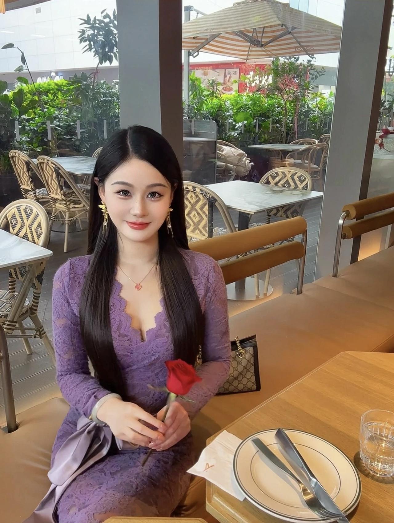 生活就得张弛有度，该忙时，需要高效完成任务；该玩时，尽情享受生活。如此，生活才不