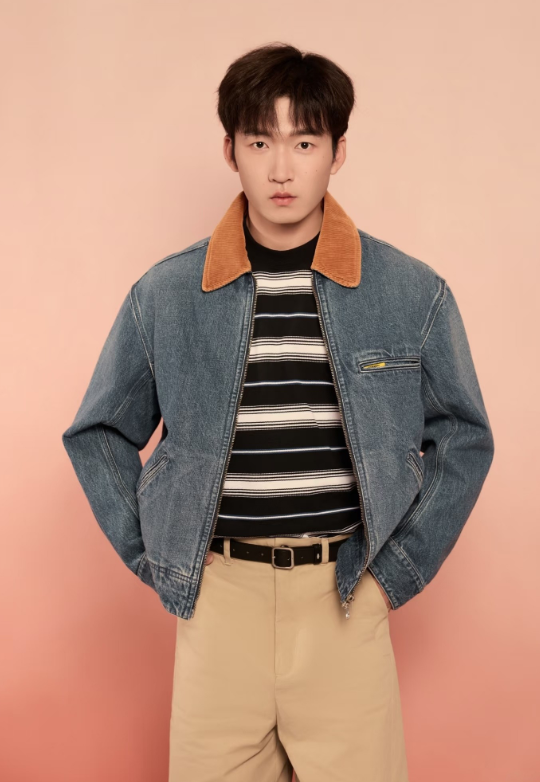 石云鹏不仅不是资源咖，而且还是童星出道，靠自己的努力走到的现在。石云鹏出生在