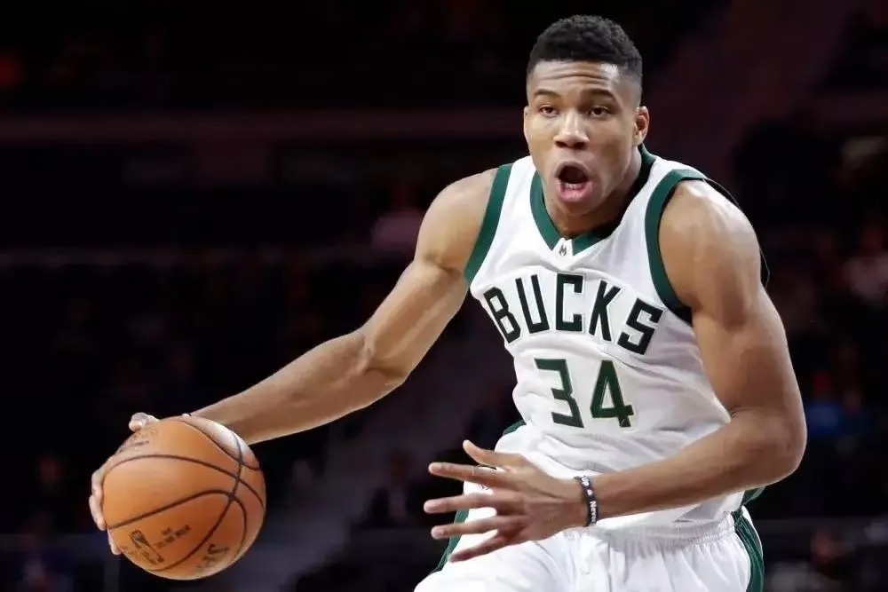 去掉罚球后，本赛季仍有17名球员场均得分超过20+分：1、字母哥——场均27分（