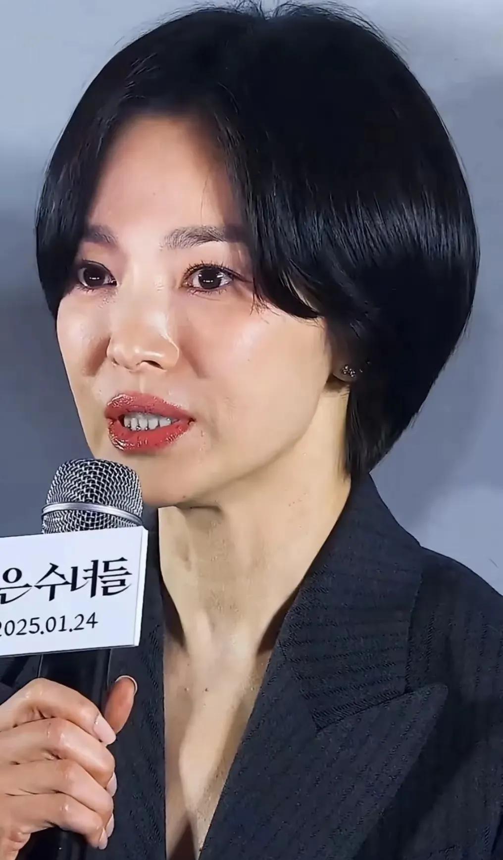 43岁无美颜无滤镜的宋慧乔长这样真让人不得不说一句羡慕啊小时候看宋慧乔的浪漫