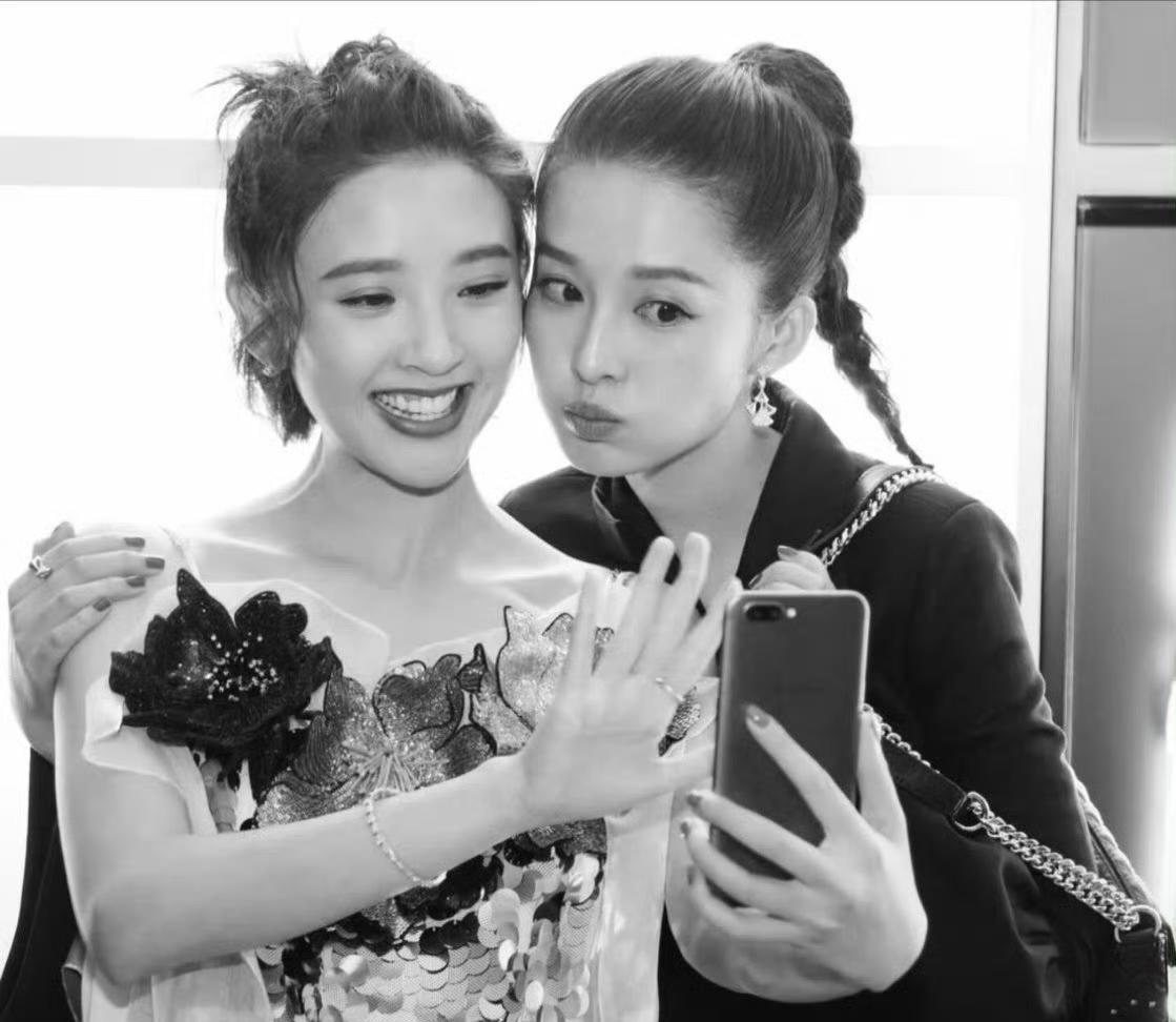 亲了老婆亲了老公这是什么神奇的同框啊夫妻俩一个都不放过
