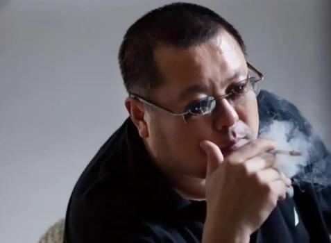 导演高群书用全部身家420万，拍出了《征服》。拍完后，450万卖给了一个饭店女老