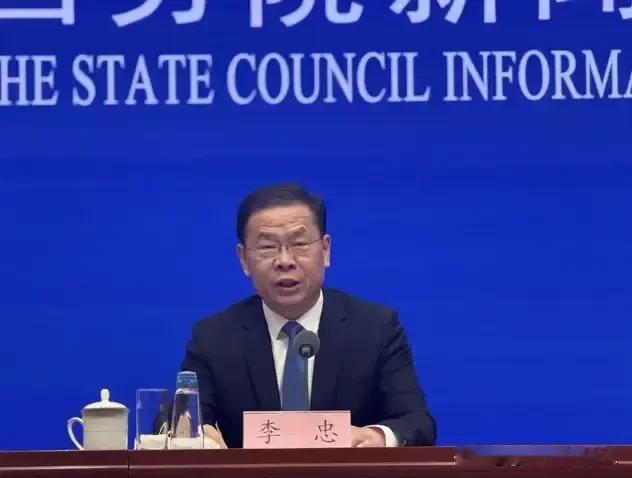 ……岁数越大越知道社保的好，不得不承认，有养老保险的晚年，和没有养老保险的晚年，