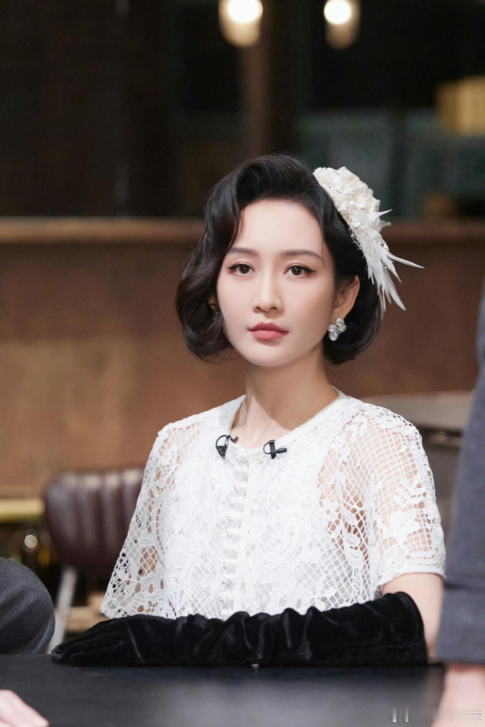  王鸥之郝小姐高清剧照大侦探谁能拒绝清醒又优雅的郝小姐！王鸥把知性与温柔拿捏得