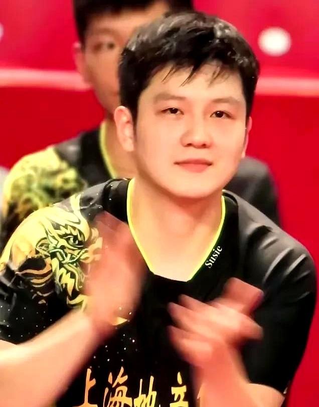 前三板技术一直是国乒领先的原因啊，至于为什么樊振东打相持，是因为刘国梁当初球改大