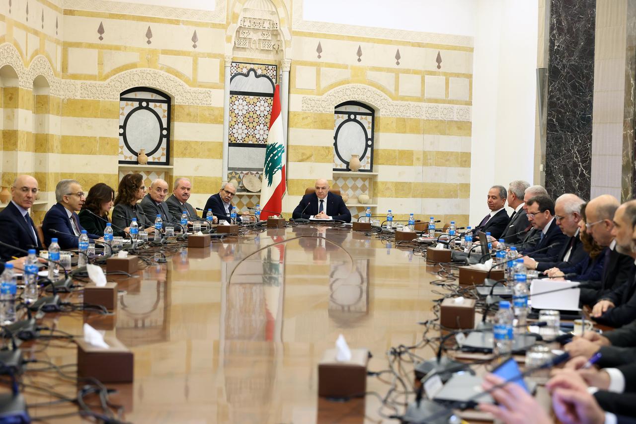 黎巴嫩政府于2026年3月5日决定恢复对伊朗公民的签证要求，同时禁止伊朗伊斯兰革