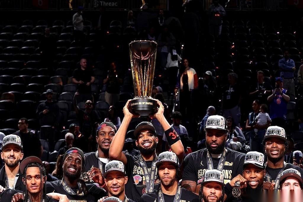 53万美金，刚发到手，还没焐热呢。转头，人家就全捐了。一分不留。我掰着指头