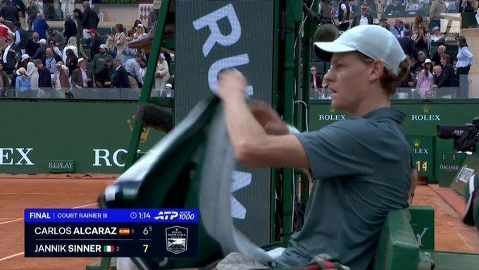 双子星对决过于精彩，首盘就打了74分钟，抢七前两个人得分都是41分，就是这么势均