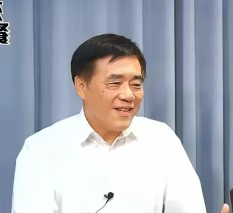 针对大陆解放军的“军机绕台”，作为台湾省内国民党主席候选人之一的郝龙斌不顾影响，