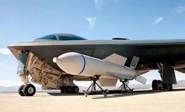 美国这操作真是够狠！2026年2月28日起，美以就开始对伊朗军事目标狂轰滥炸，核