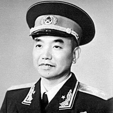 1937年国共合作，国民政府授予八路军将领编制军衔，叶剑英、萧克均获中将，该军
