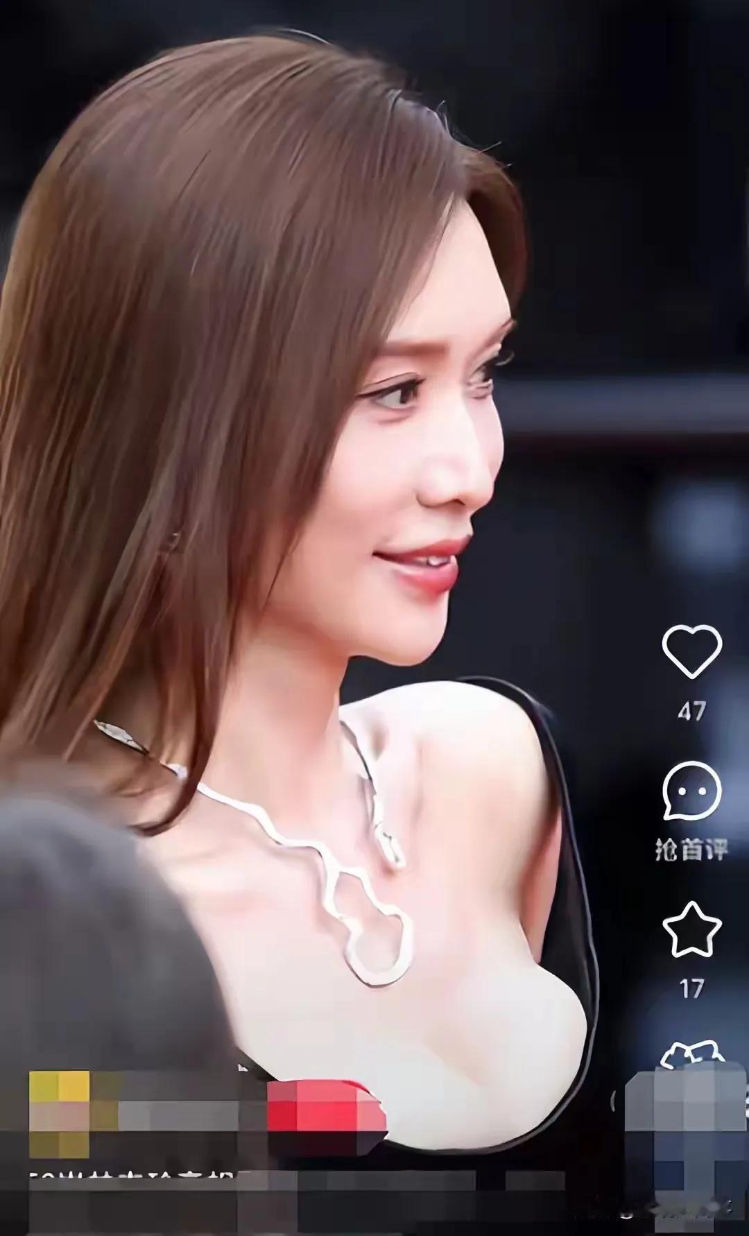 林志玲姐姐肉真懂事，瘦哪里都不会瘦该胖的地方，看到志玲姐姐，突然想起小S二女儿，