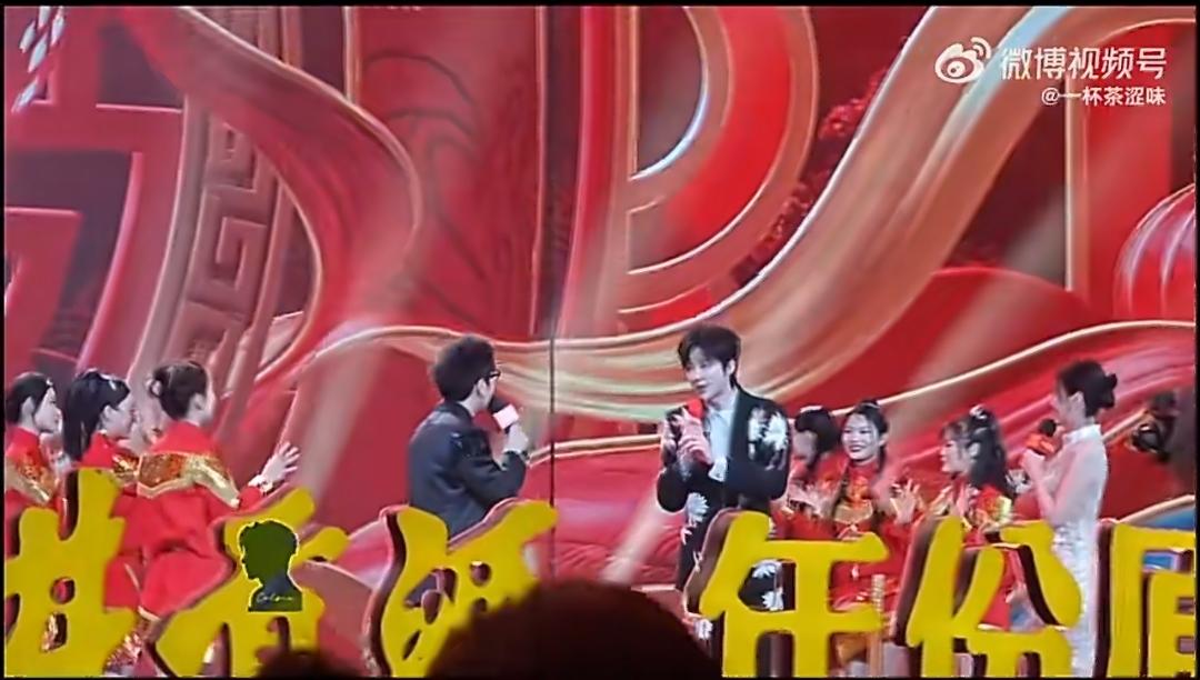 七登江苏春晚！刘宇宁生日许愿“多点活”萌翻全场谁懂啊！刘宇宁第七次官宣江苏