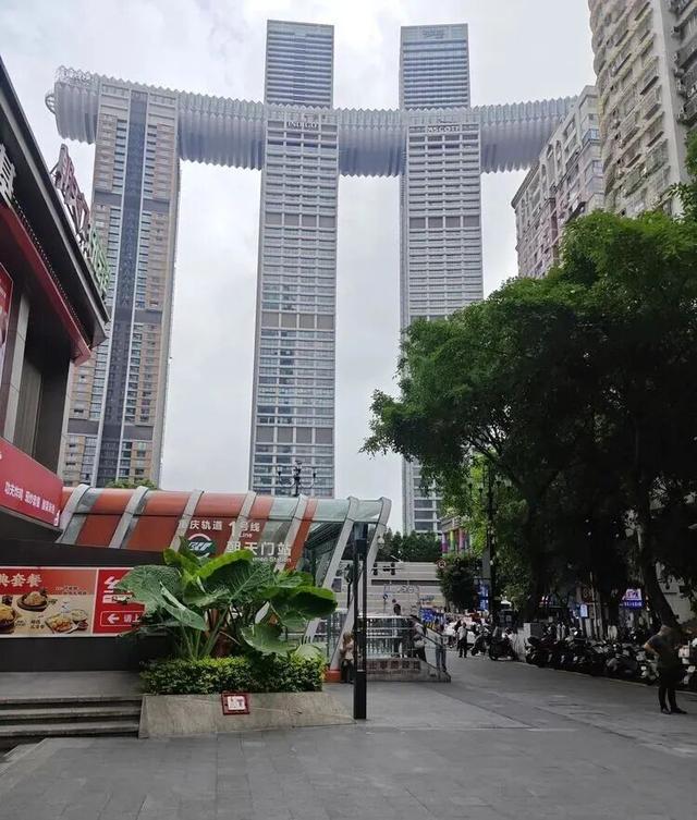 我看到了一个颠覆认知的魔幻山城