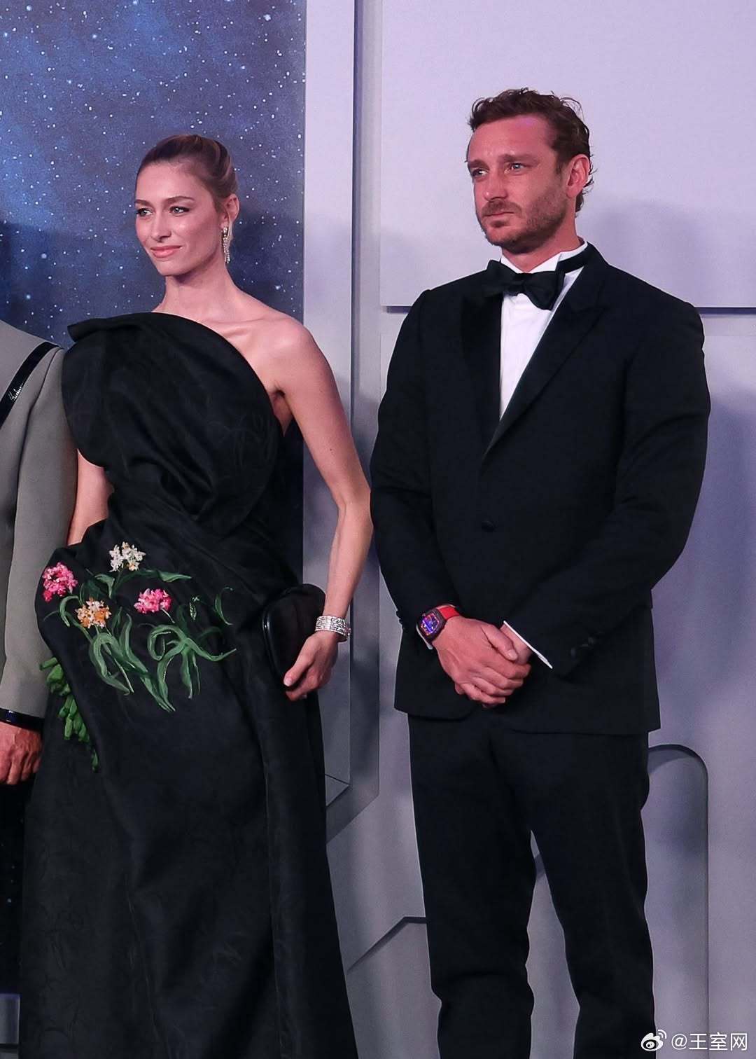 摩纳哥王室🇲🇨3月21日，阿尔贝亲王、夏琳王妃、汉诺威王妃卡洛琳公主、汉诺