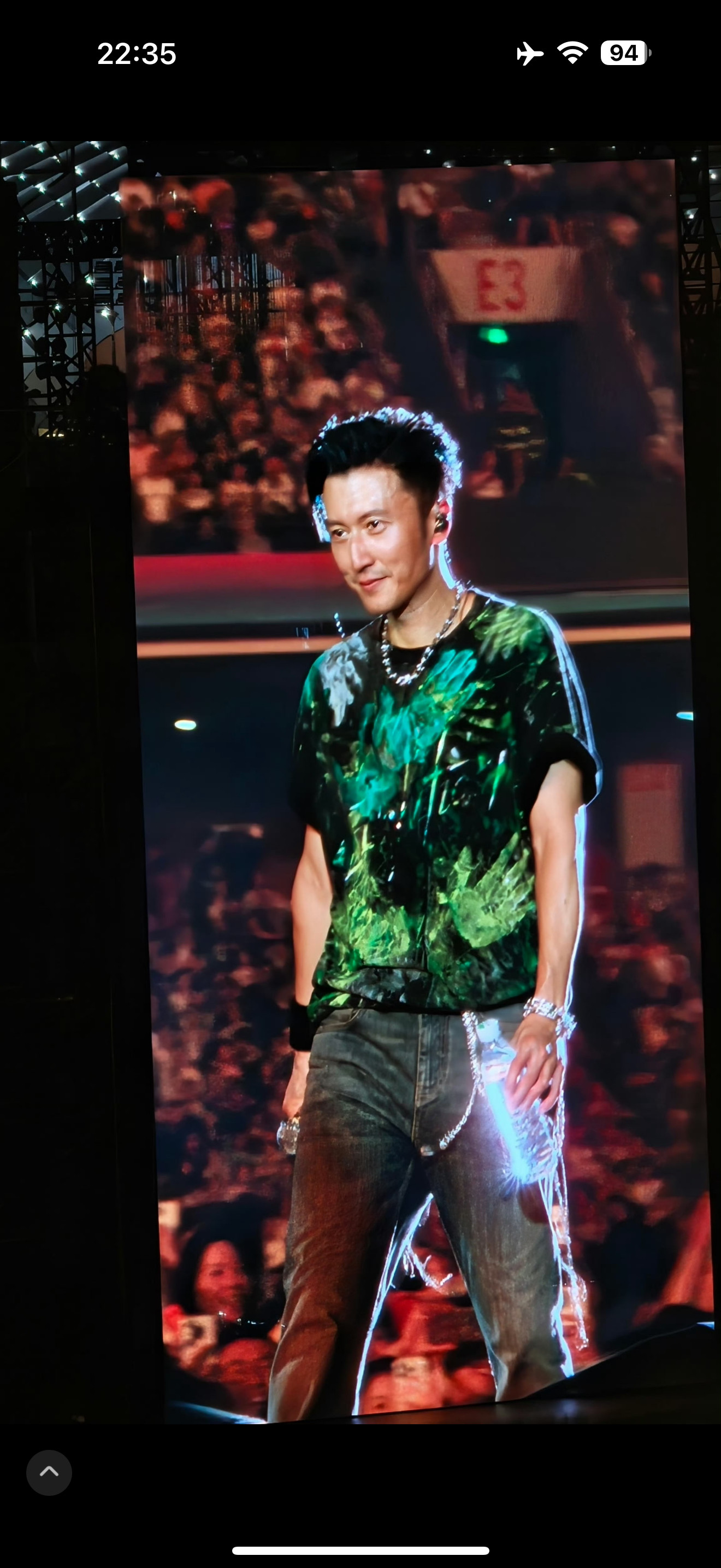 谢霆锋演唱会演绎TiffanyHardWear系列珠宝，更惊喜的是演唱经典歌曲