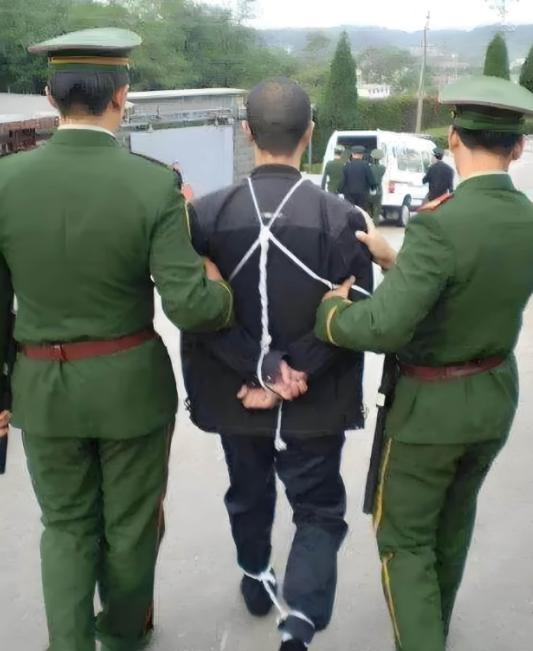 1988年吉林刑场，76岁死囚吕庆瑞喊出一句话，在场警察全部愣住，档案揭开，他竟