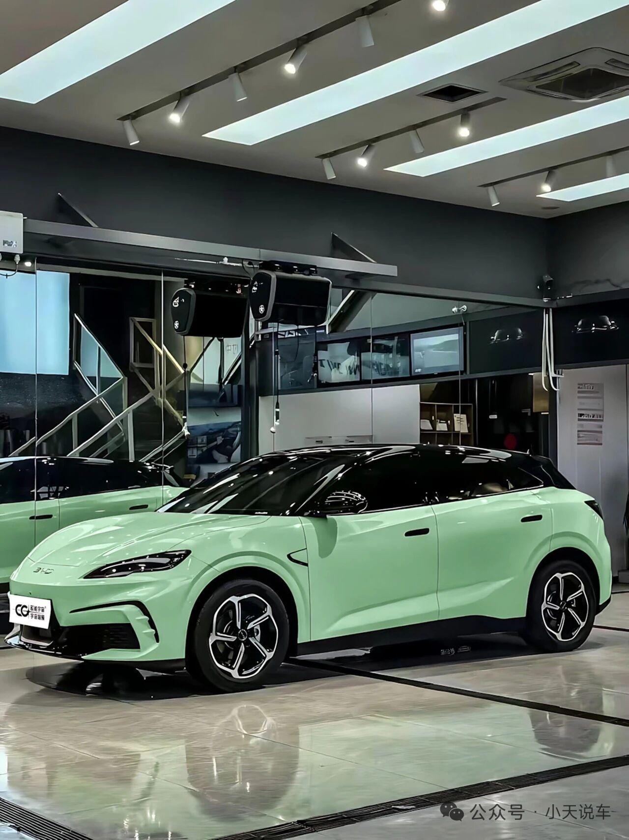 比亚迪还没能这样了？王总那种中年大叔，可能不太喜欢这个色吧，这辆是比亚迪海豹0