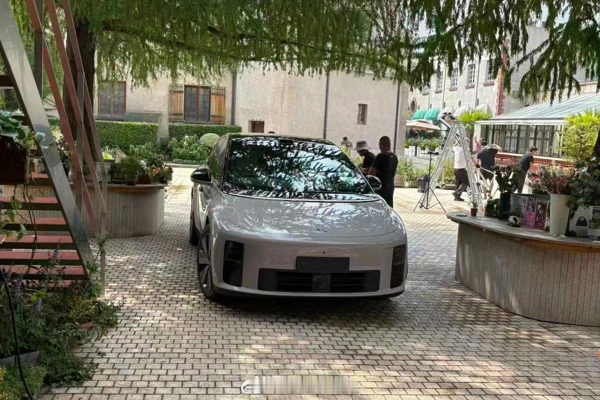 理想i6这设计，我觉得还没有L6好看[捂脸哭]​​​
