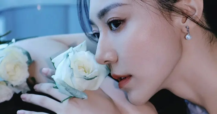 黄梦莹白裙轻纱, 唯美了整个秋天