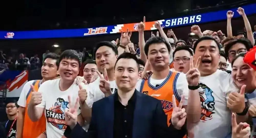 你刷到的“上海队裁掉场均20+10功勋外援”，全是假的。真相是：根本没裁，而且已