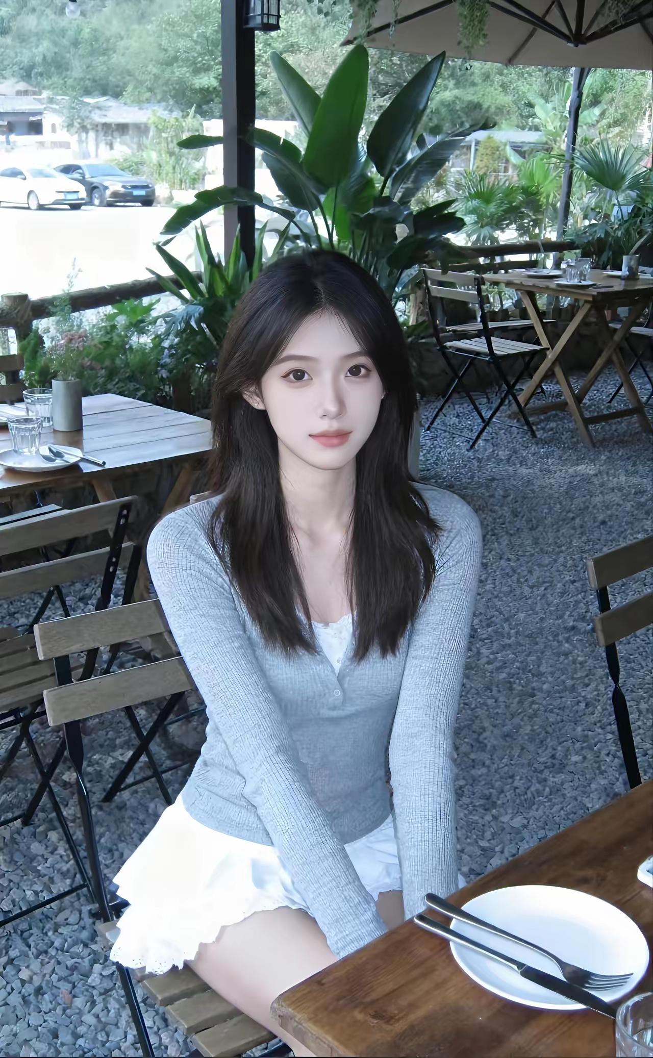 人逃避的从来不是瓦砾的命运，而是雕琢美玉所需的千锤百炼。———致不甘