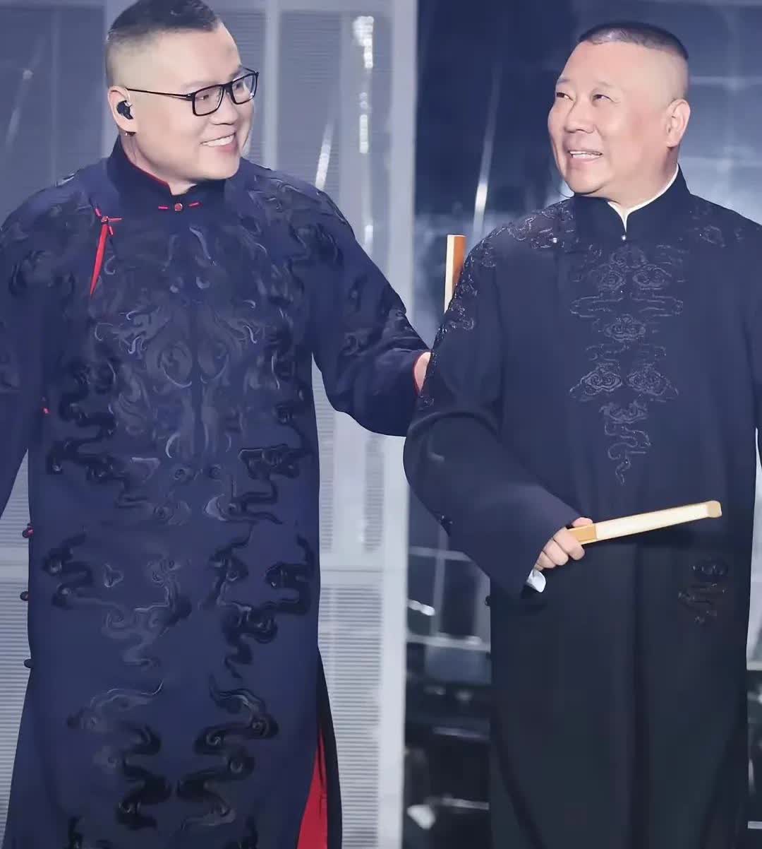 大家发现没，郭德纲暴露本性了。宁愿被网友调侃为“坑亲王”，没有时间，挤出