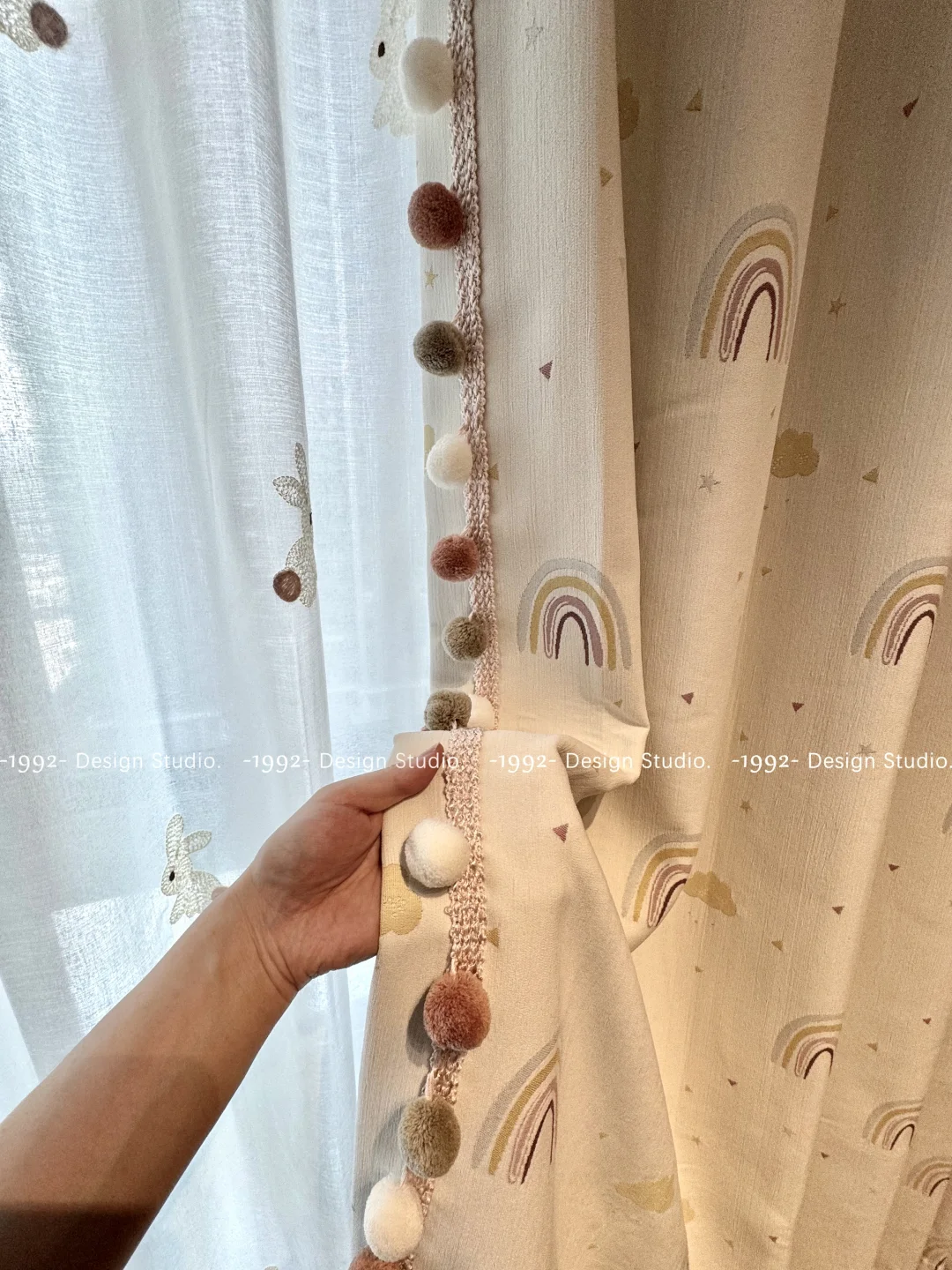 童话风儿童房窗帘，简直是治愈派对