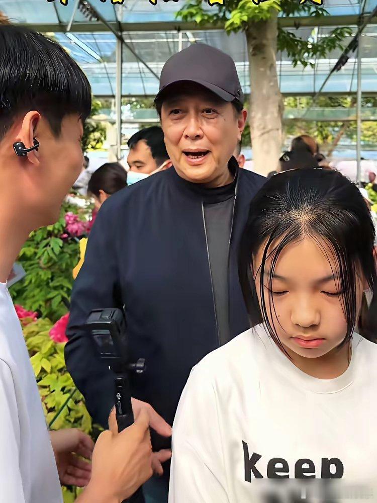 73岁唐国强，脸上爬满老人斑，竟然一头扎进竖屏短剧，12天拍完一部戏！你别以为