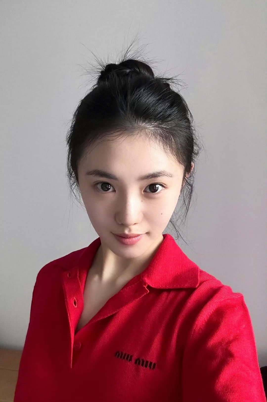 刘浩存我想象中扎丸子头的样子一直觉得书中清冷白月光也不过如此