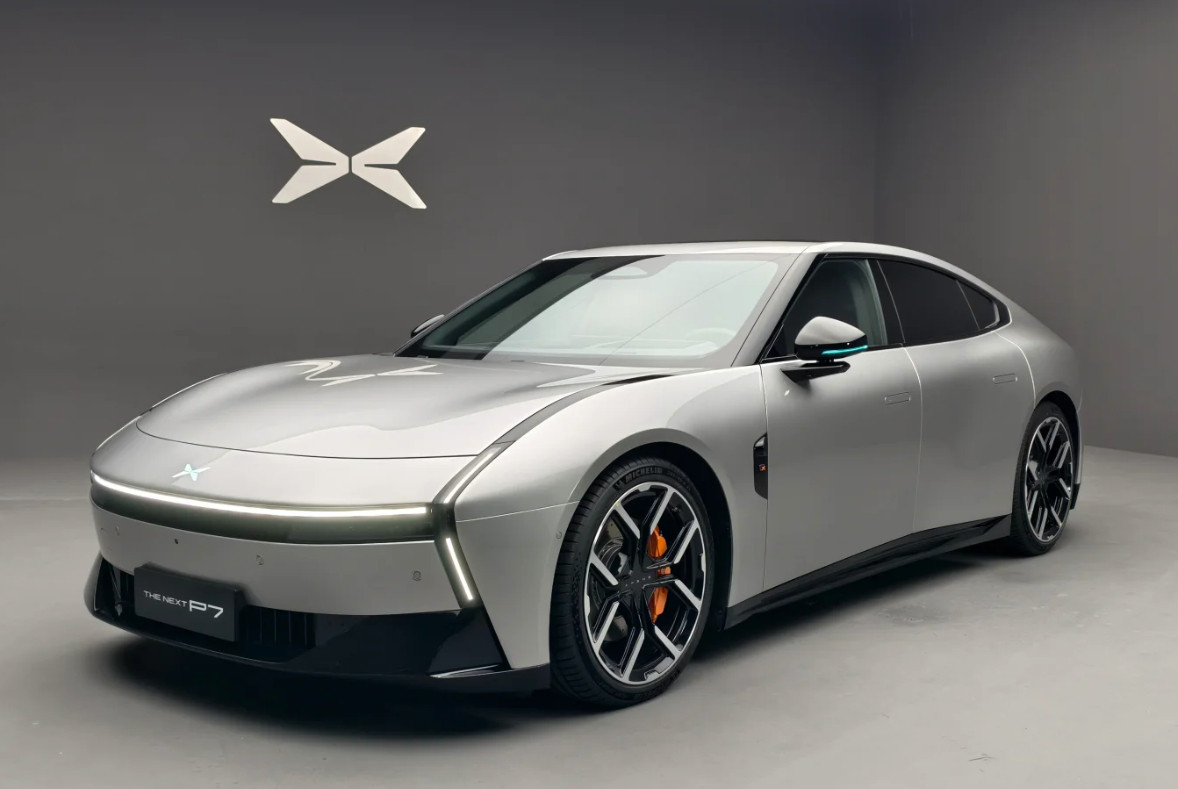 小鹏汽车首度单季盈利，四季度净利3.8亿元。2025年交付42.9万辆，营收76