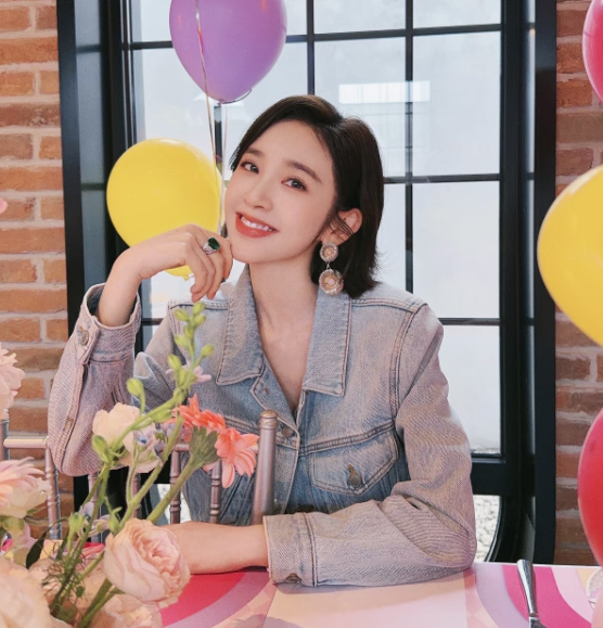 唐艺昕张若昀夫妇合体低调为女儿庆祝六岁生日不晒娃不秀恩爱不发小作文，但爱全体现