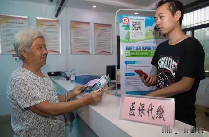 有专家表示：中国老百姓不是喜欢存钱，而是社会福利保障太低，不存钱，就会对未来充满