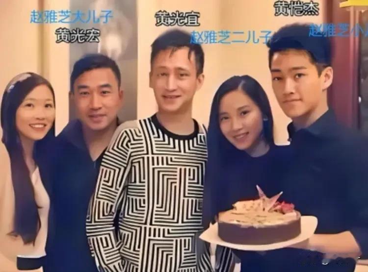港媒爆料赵雅芝日子挺苦的，被3个儿子长期啃老，71岁还不能老！