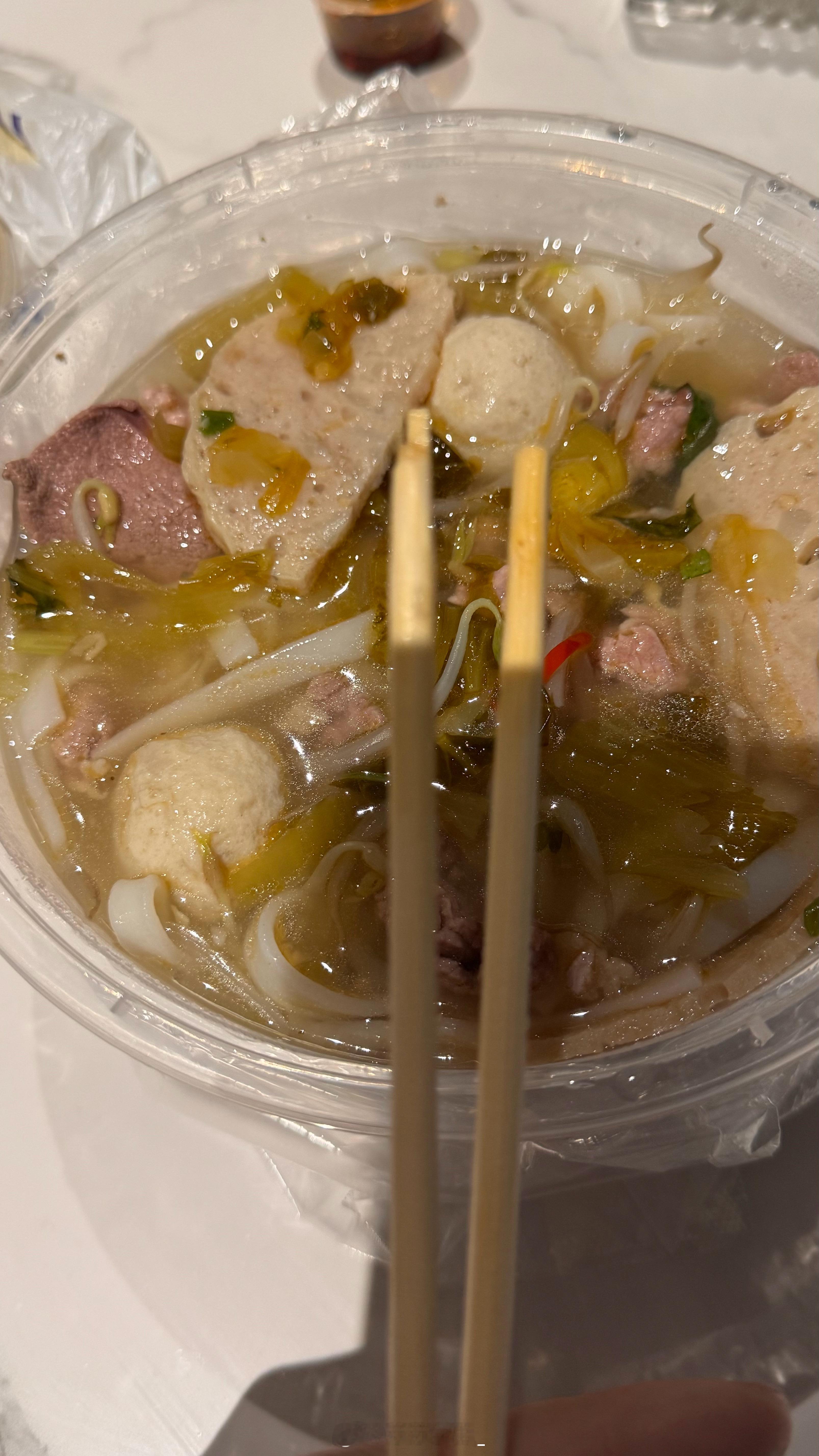 我说这筷子咋吃起来扎嘴，原来。。。。​​​