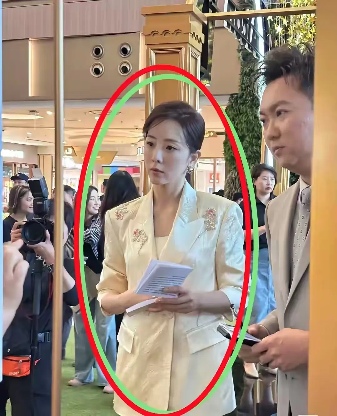 难怪....她宁愿从头开始也要从央视离职