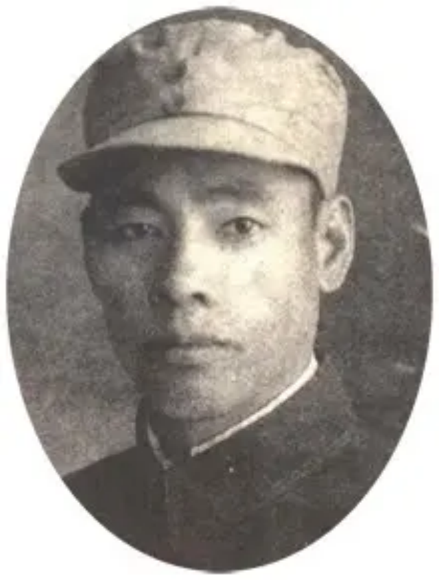 1941年，八路军战士来到地主家寄宿，没想到半夜时分，竟然感觉有人在自己身上摸来
